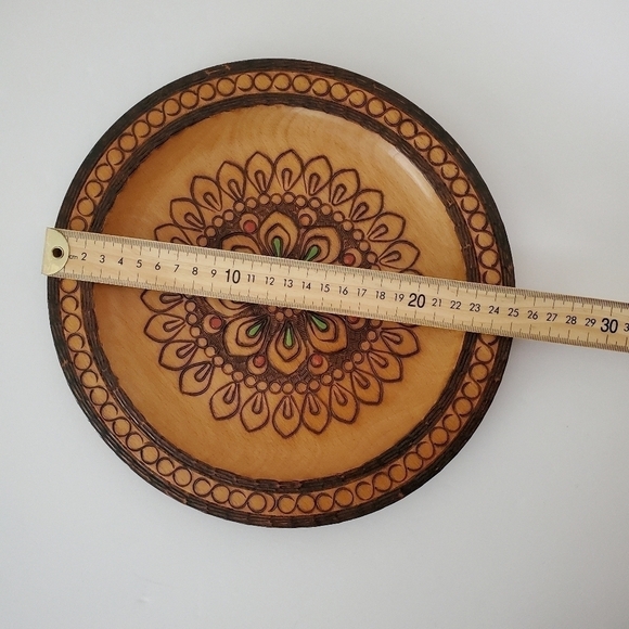 Vintage 1989 Woden Hand Painted Folk Art Ethnic Plate - Picture 3 of 4